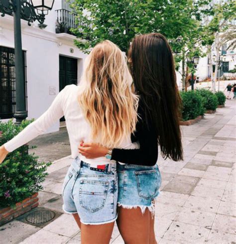 Pin By Courtney Hampton On Photos Blonde And Brunette Best Friends