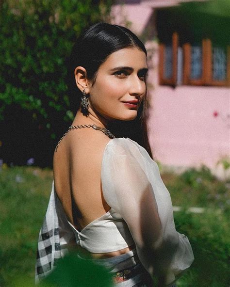 21 Hot Photos Of Fatima Sana Shaikh In Saree Bollywood Actress