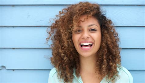 summer tips  healthy curly hair viviscal healthy hair tips