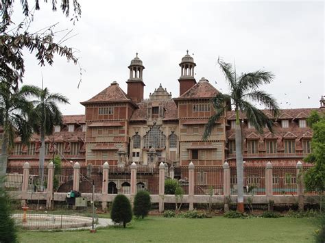 travel experiences baroda museum  picture gallery vadodara