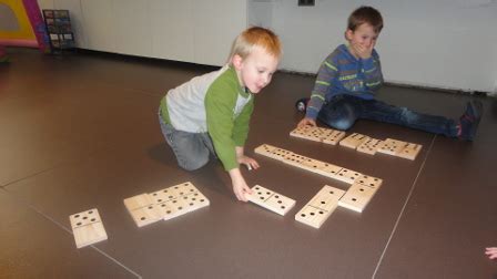 spellen domino