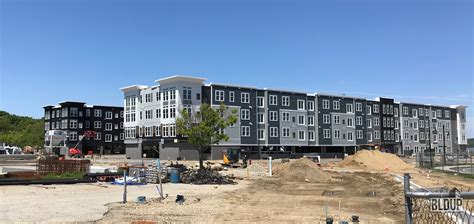 construction continues  harborwalk apartments  plymouth bldup