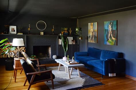 gorgeous black living rooms    black  walls apartment