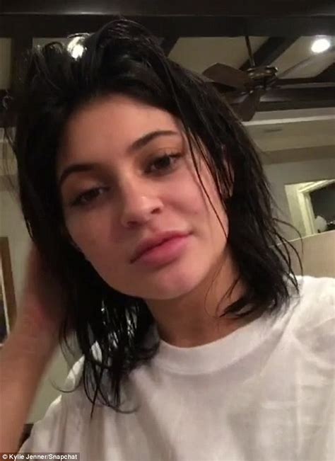 kylie jenner looks different without makeup and extention celebrities
