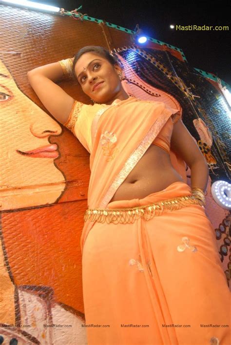 mallu actress and aunty hot photos in saree and blouse