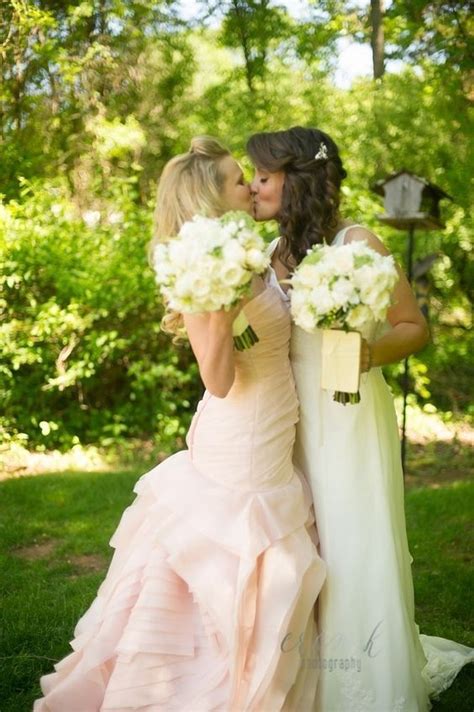 🌹 lesbian wedding photos lesbianweddingideas 🌷 romantic lesbian