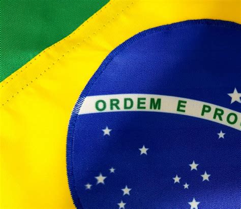 Bandeira Do Brasil Oficial 45 X 64 Nylon Para Quedas Ilhos