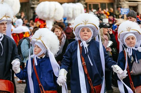 binche debutera dimanche les festivites de son celebre carnaval news levif weekend