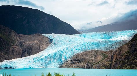 glaciers melting  tons  ice melts annually  globe warms