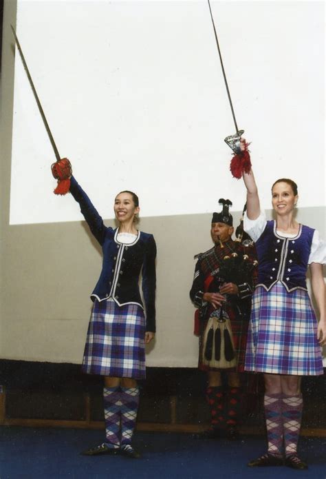 photo gallery scottish pipers