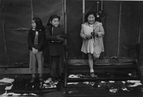 disturbing photographs from inside the japanese internment camps
