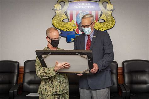 Sublant Civilian Receives Navy Distinguished Civilian