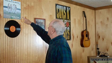 Tommy Reed Sings About Faith Love And Chickens