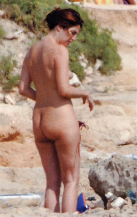 sveva sagramola italian journalist naked on the beach 8 immagini