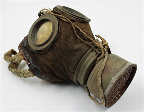 german wwii gas mask bodmin  cornwalls army museum