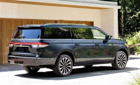 lincoln navigator preview redesign features price suvs reviews