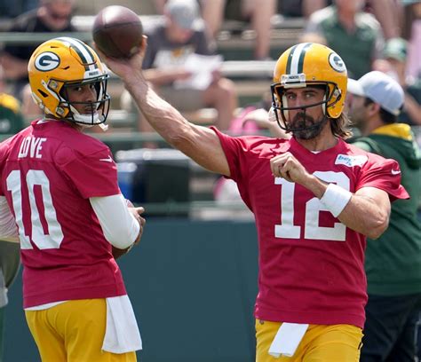 Aaron Rodgers Says Hell ‘definitely Retire With Packers National