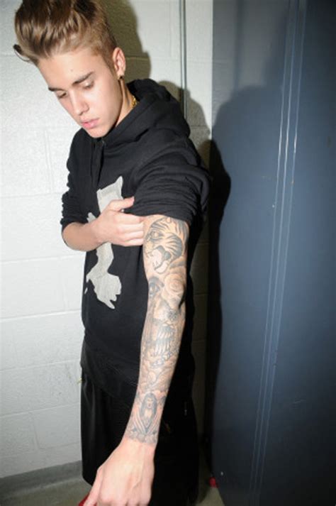 Justin Bieber Showing Off Tattoos And Muscles In Jail Photo 1