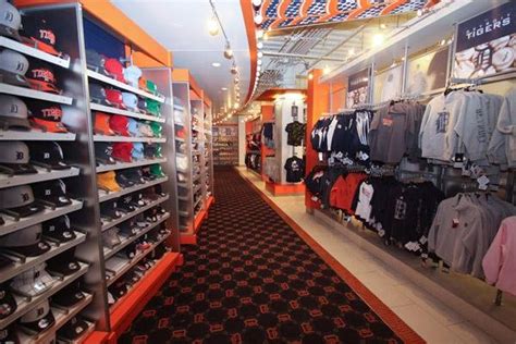 detroit tigers store  comerica park opening day  retail