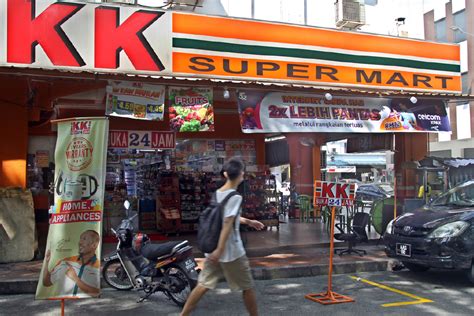 cover story  speedmart  kk super mart hasten expansion klse