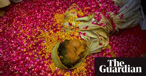 indian widows celebrate holi festival in pictures world news the