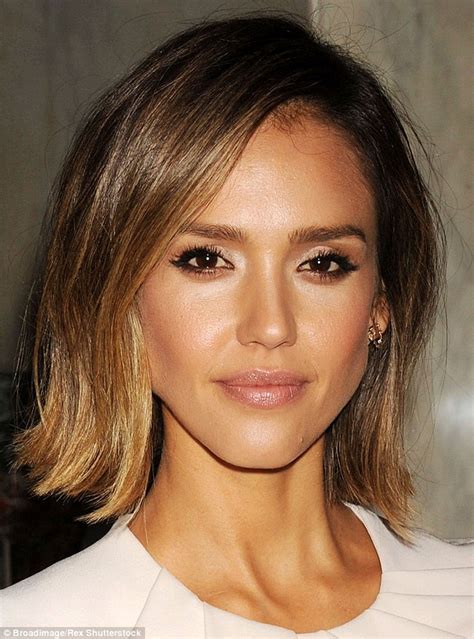 Jessica Alba Make Up Free After Treating Herself To A Weekend Facial