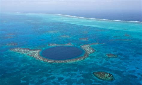 lighthouse reef atoll great blue hole pre diving