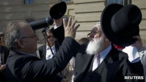 Germany Jews And Muslims Protest At Circumcision Ruling Bbc News