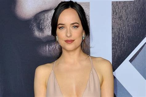 dakota johnson had a completely understandable way to prep for sex