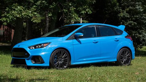 ford moving  units  focus rs  month   california