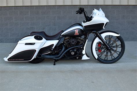 custom road glide bagger    expenses spared showpiece
