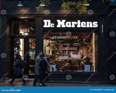 dr martens logo   main shop  montreal quebec dr martens   british footwear shoes