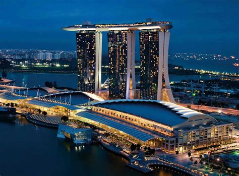 singapores top  luxury hotels