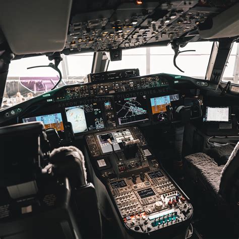 Boeing 777x Cockpit