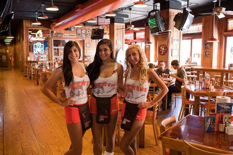 hooters restaurant info  reservations