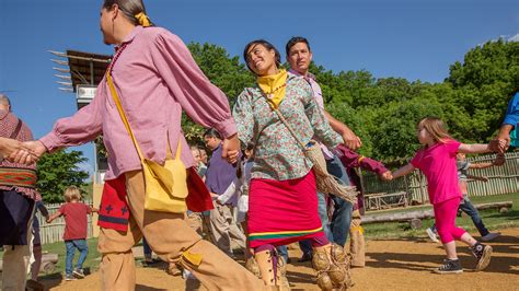 stomp dance demonstration chickasaw cultural center