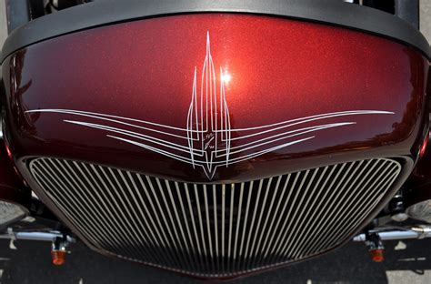 classic cars authority cool pinstriping   la roadster show