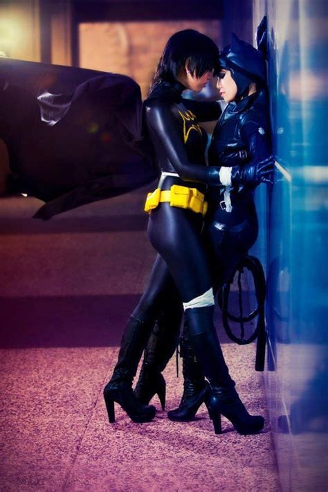 lesbian super heroes now that would be a hott movie lgbtq batgirl cosplay catwoman