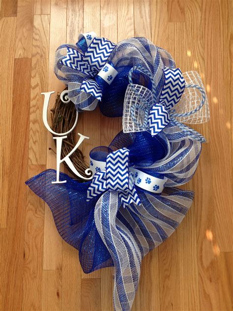 university  kentucky wreath wreaths   kentucky