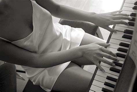 la pianiste the piano piano girl play music music love jouer du