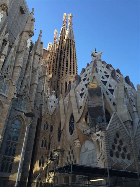 visiter gratuitement la sagrada familia famille barcelone