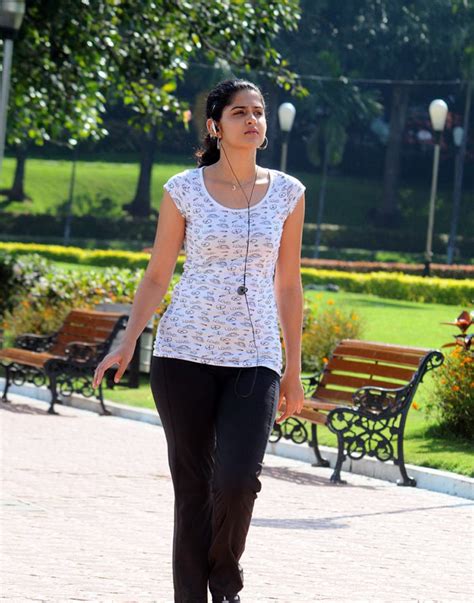 celebrities images online actress deeksha seth latest
