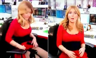 Sara Eisen Reporter Caught Making Embarrassing Wardrobe Adjustment On
