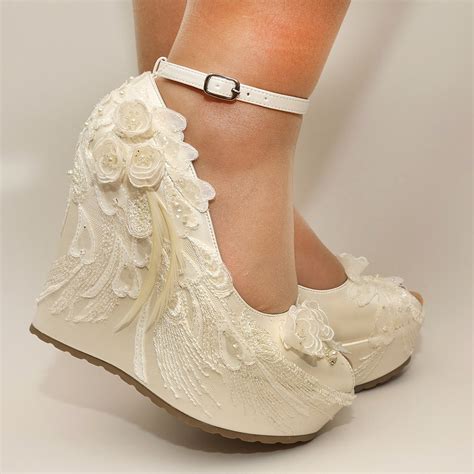 tips  choose wedding shoes  women  guide ladylife