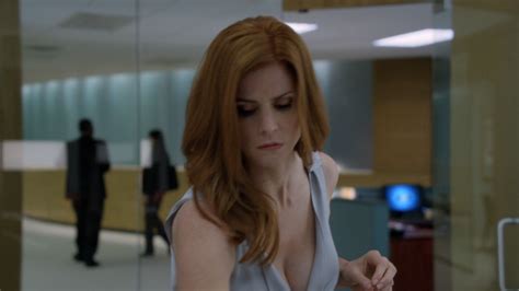 naked sarah rafferty in suits