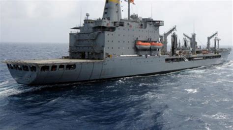 navy ship opens fire  gulf killing  rt news