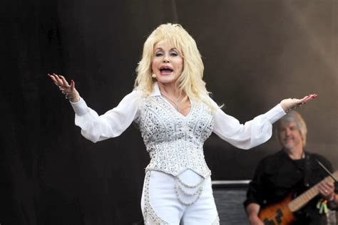 dolly parton net worth 2023 from music dollywood acting parade