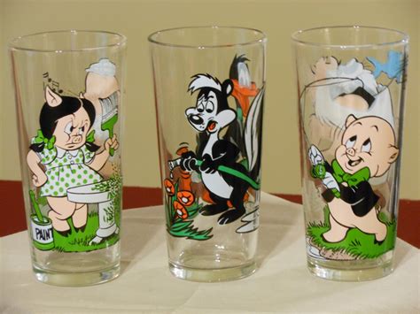 Warner Brothers Looney Tunes Action Glasses Pepsi Collector Series 1976