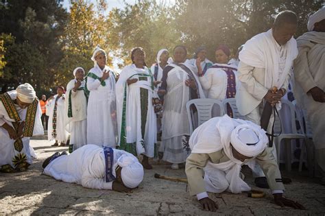 thousands  ethiopian jews gather  jerusalem  sigd  times