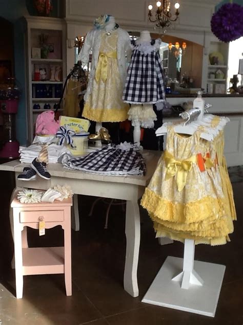 oopsie daisy boutique early spring table display 2013 clothing